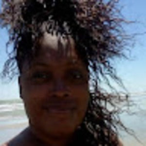 Meet your Posher, Leslie